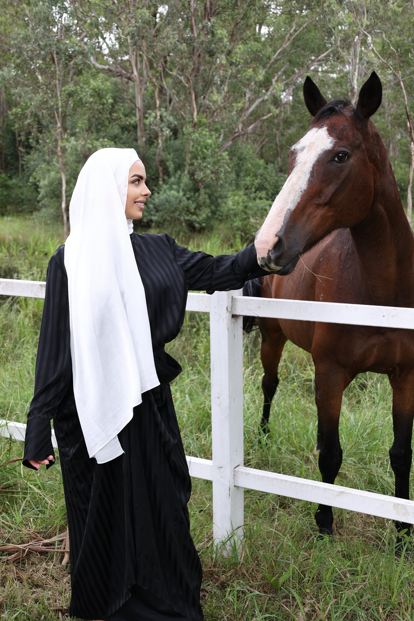 CRINKLE SATIN HIJAB - Snow FINAL SALE