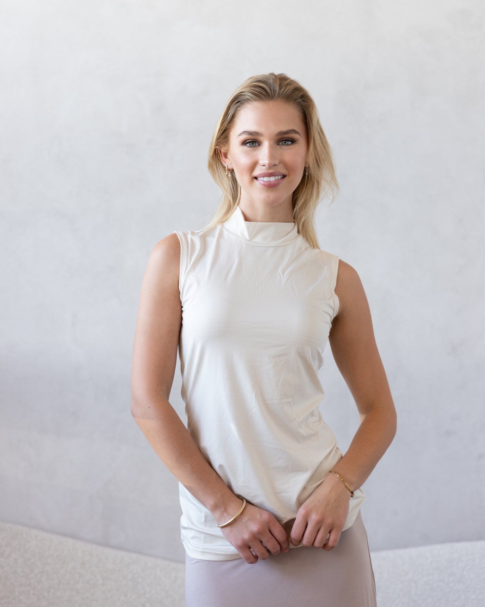 Luxe Sleeveless Basic Sand