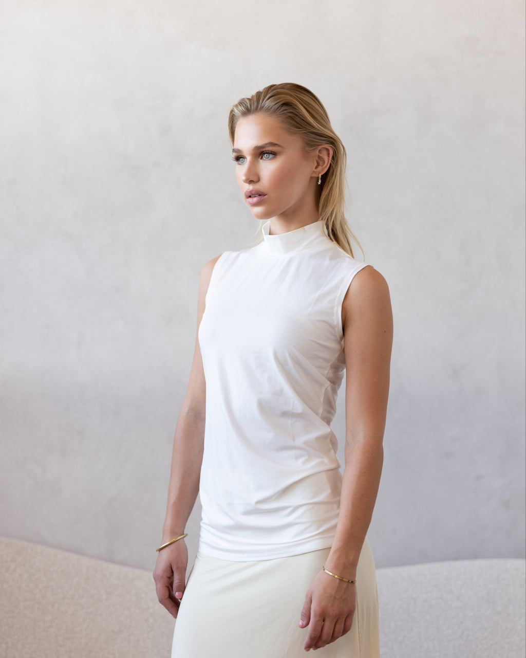 Luxe Sleeveless Basic Vanilla