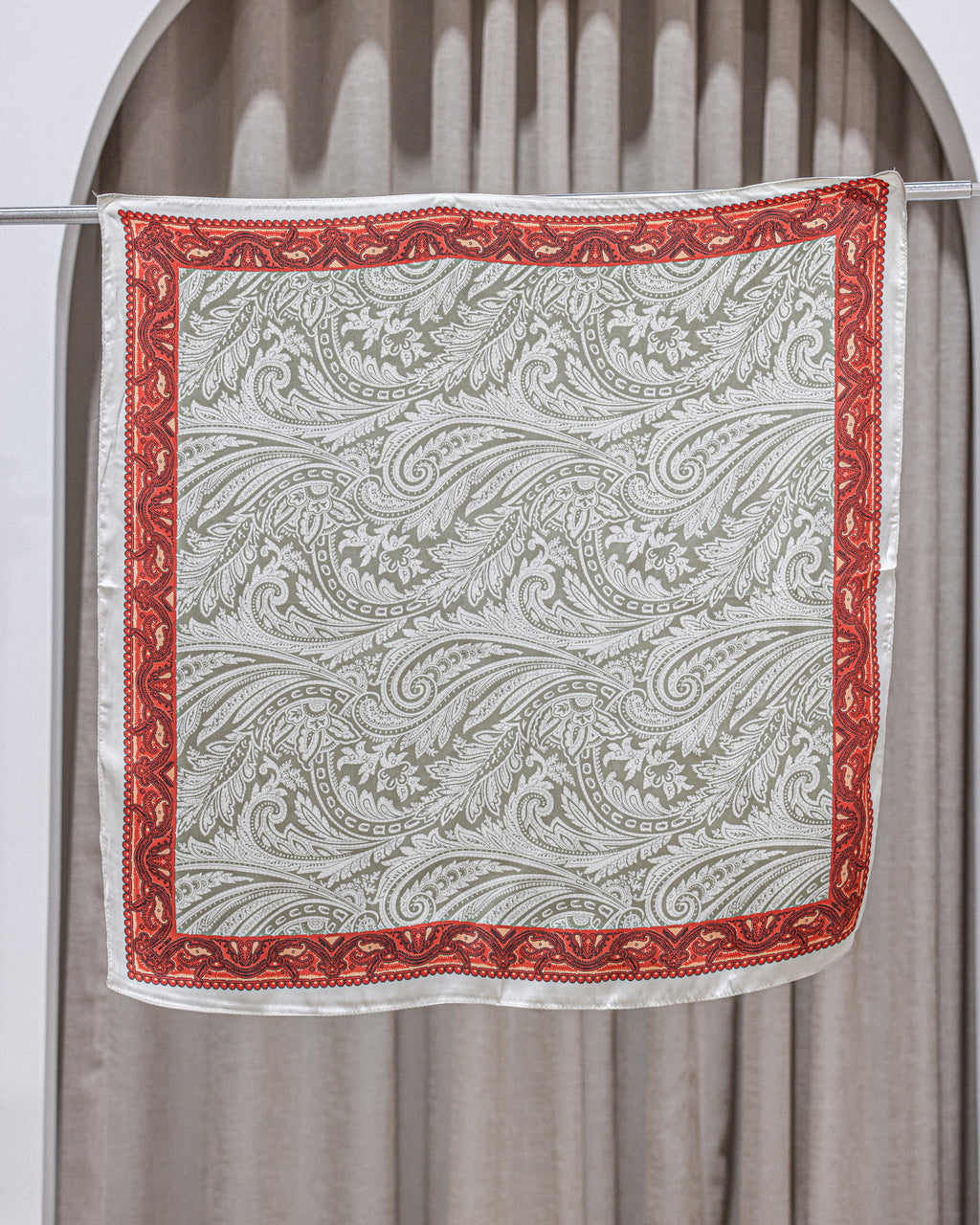 PRINTED SILK BLEND SQUARE BANDANA