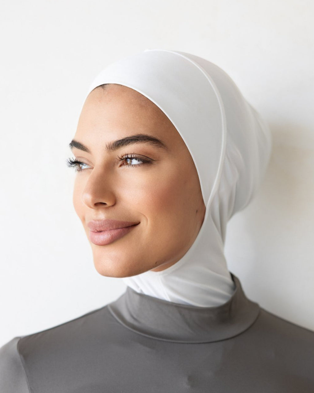 Luxe hooded Cap Snow